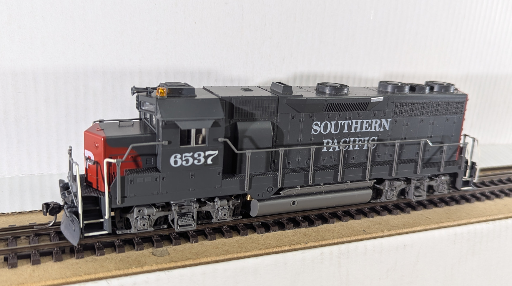 LD Kato GP35 6537 - H0 (1:87)